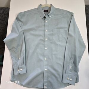 Men's Light Blue Button-Down Shirt